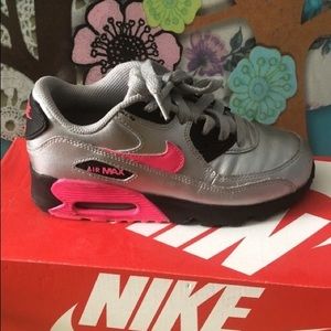 gray  air max